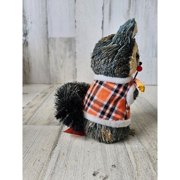 Joann raccoon bottle brush sisal nut woodland realistic fall home decor cute - Picture 4 of 7